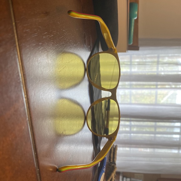 Gucci - Picture 4 of 4